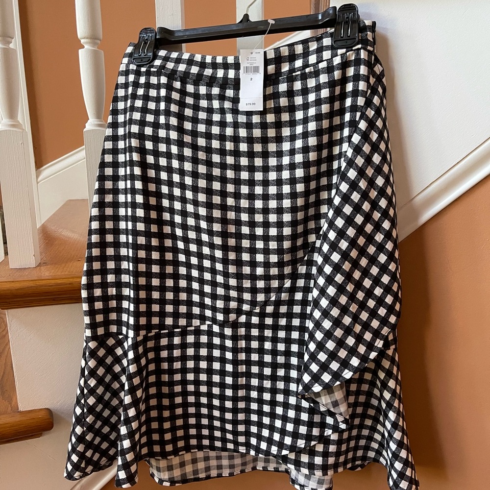 Banana Republic Factory NWT Sz 2 classic pattern lightweight “flounce” skirt